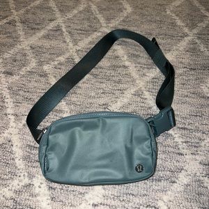 Lululemon tidewater teal beltbag